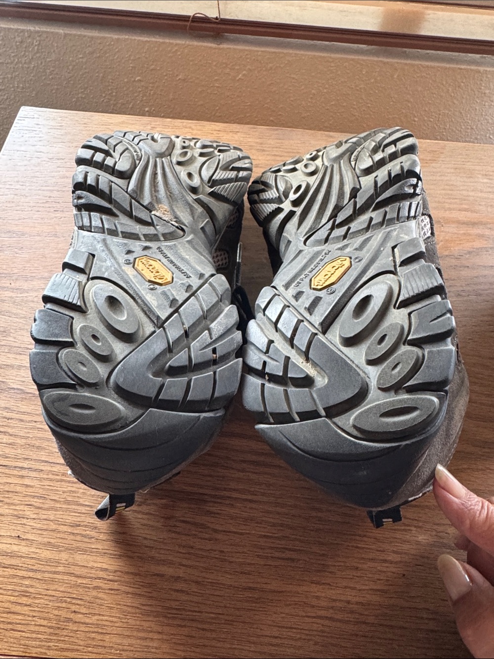 Hicking shoe - Picture 3 of 3